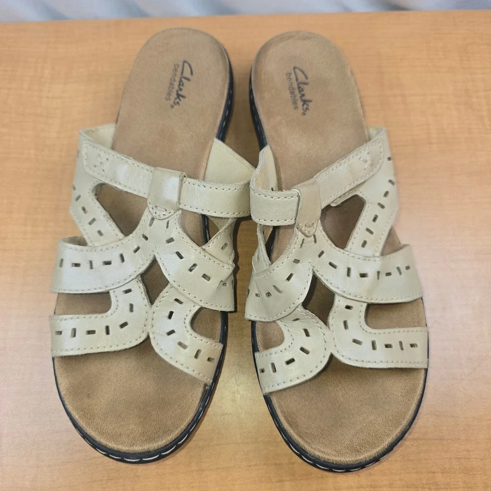 Clarks bendables Women's Sandals Slides Size 11W Tan Hook & Loop adjustment
